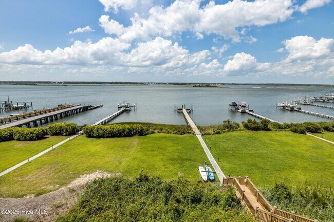 Building Photo - 8632 Sound Dr