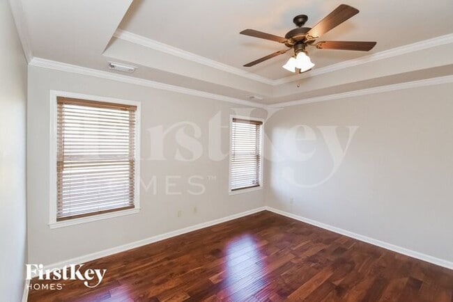 Building Photo - 10777 Plantation Dr