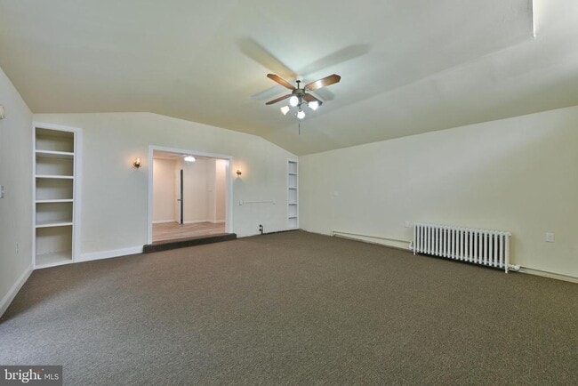 Building Photo - 422 Willow Grove Ave