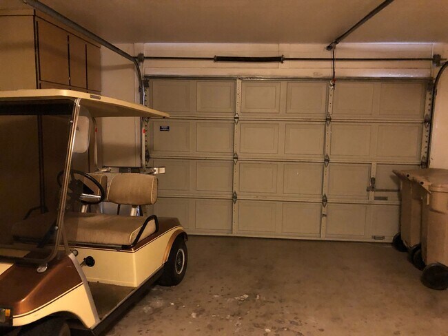 Building Photo - Manor 683 - Seasonal