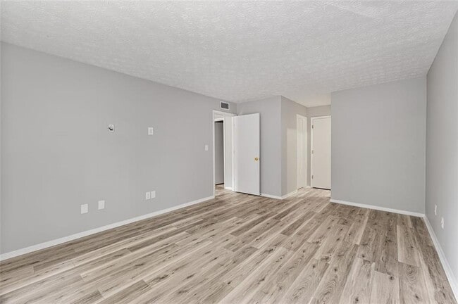 Building Photo - 308 Cumberland Ct SE