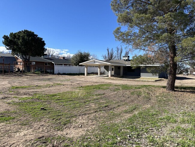 Building Photo - 2883 Bigler Ave