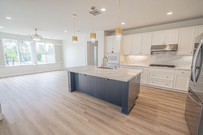 Building Photo - Spacious 4-Bedroom Pool Home in Saugus with Stunning Views & Community Amenities!