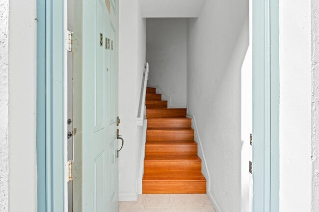 Building Photo - 3156 Laurel Ridge Cir