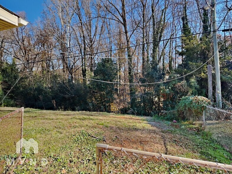 Building Photo - 3700 Braden Dr