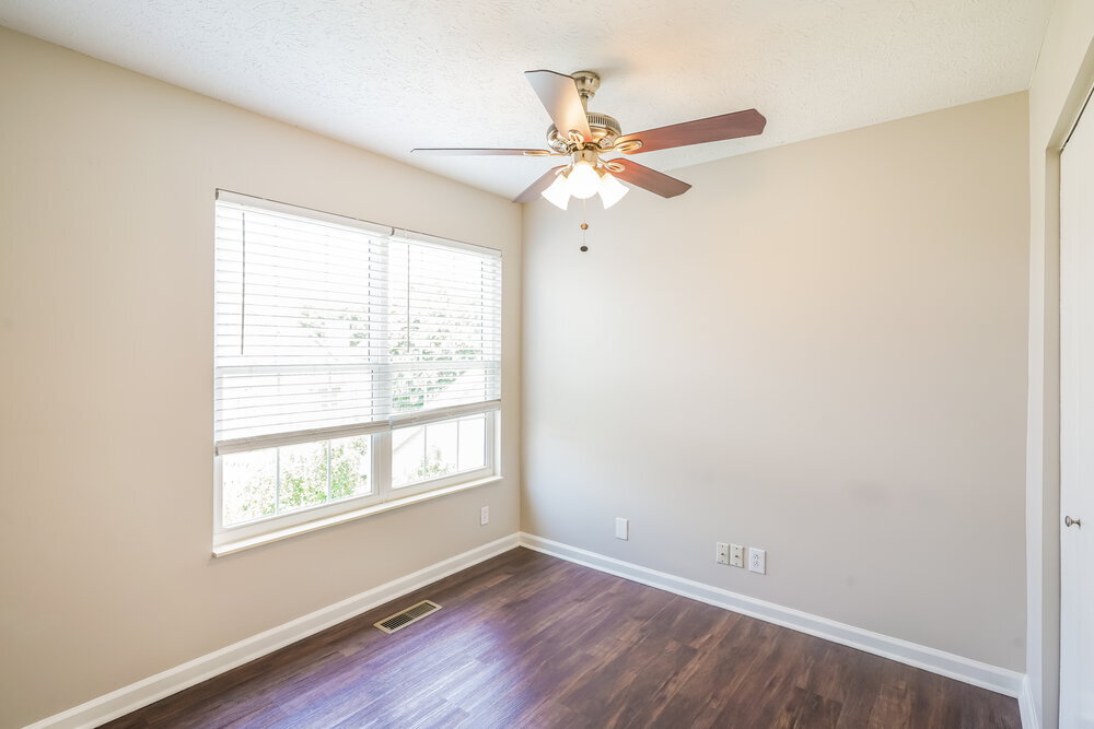 Building Photo - 909 Bexhill Ct S