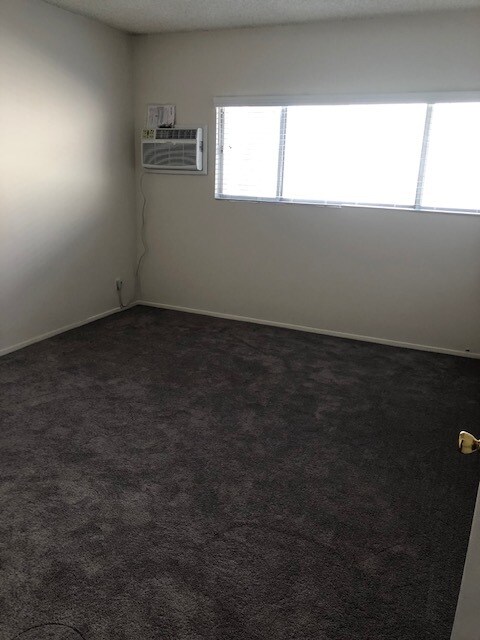 Building Photo - 5422 Quakertown Ave