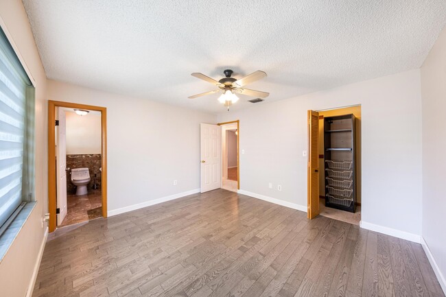 Building Photo - 5340 SW 115th Ave