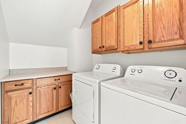 Building Photo - 5486 Benttree Way