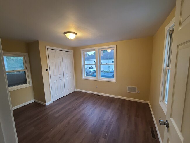 Building Photo - 8149 Antioch Rd