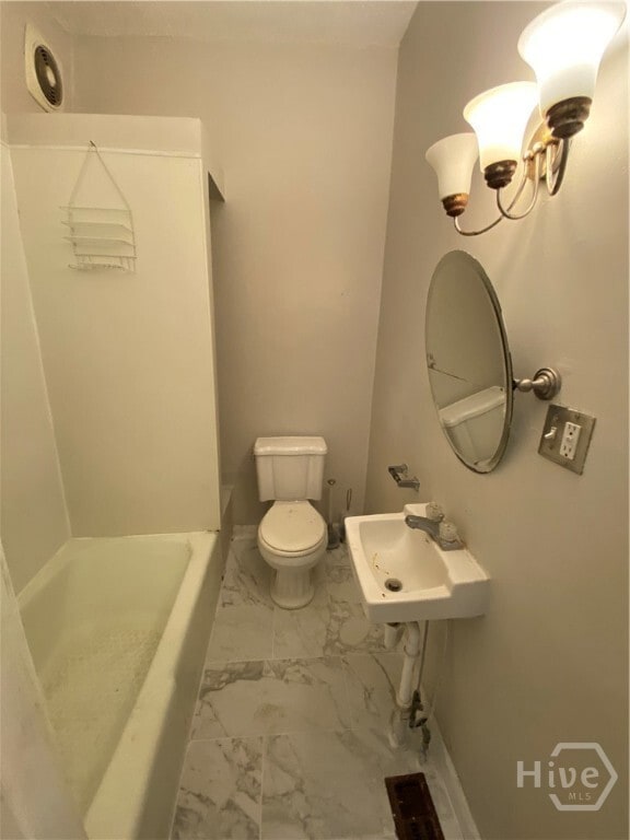 Building Photo - 516 W 38th St