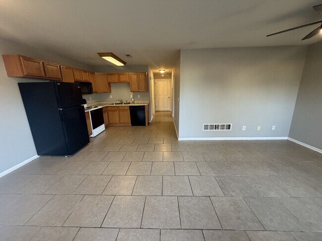 Building Photo - 2BR/1BA Duplex Home in Hallsville, MO