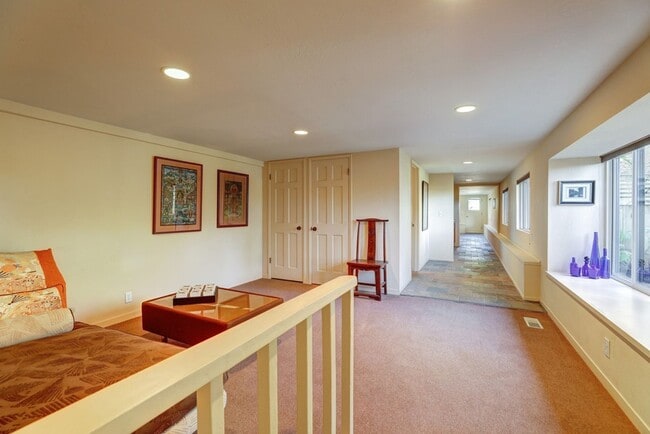 Building Photo - FIVE BEDROOM THREE-AND-A-HALF BATH HOME WI...