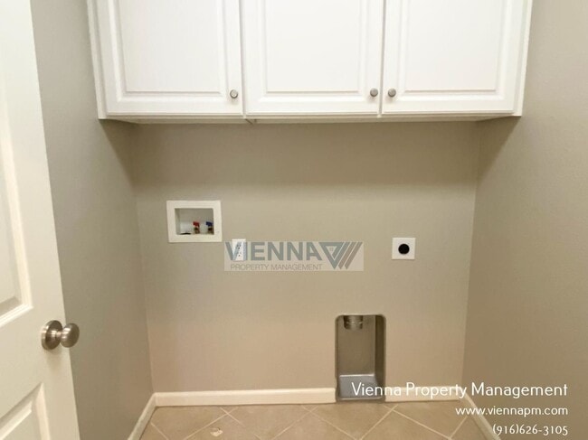 Building Photo - 131 Candela Cir