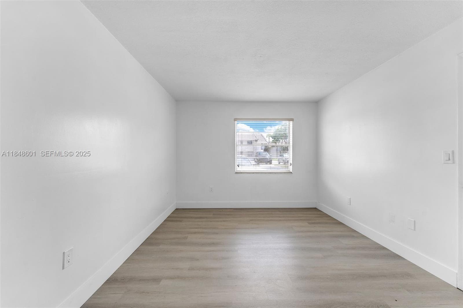 Building Photo - 6911 SW 129th Ave