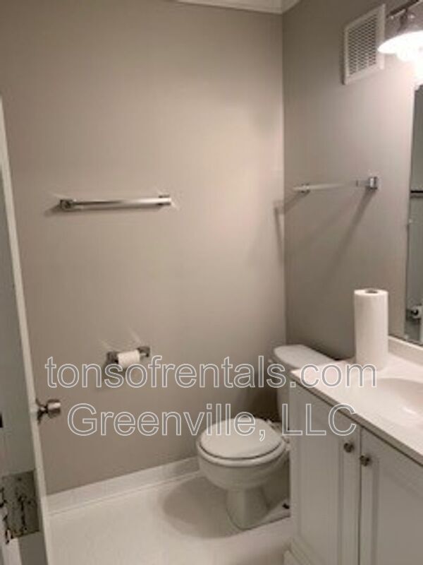 Building Photo - 805 Stallings Rd