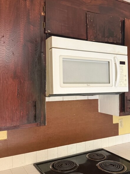 Building Photo - 9082 Piñata Way