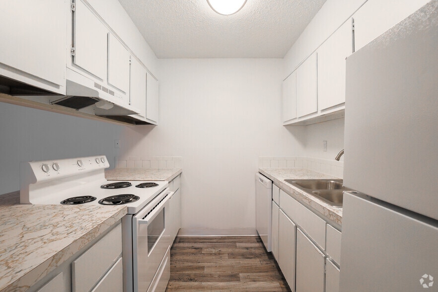 Brentwood Apartments 6602 E Harry St Wichita KS 67207 Apartment Finder