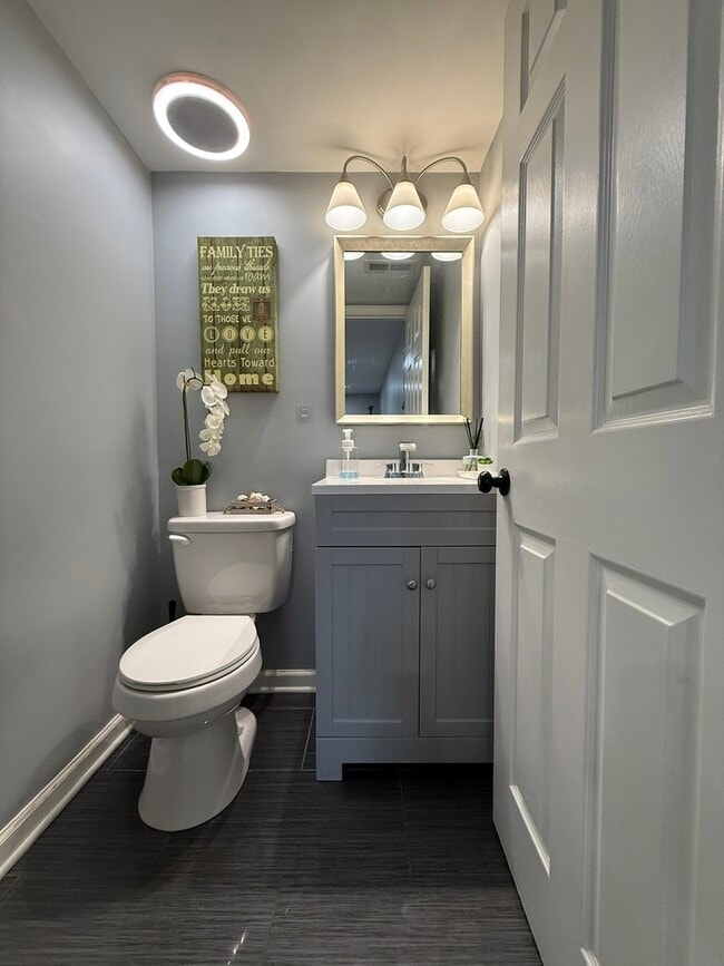 Building Photo - 1 S Stonington Dr