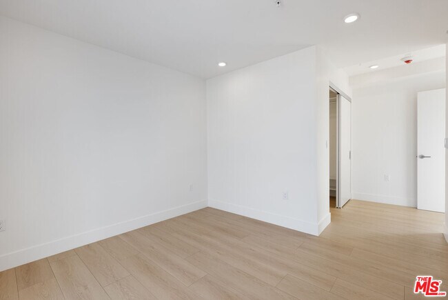 Building Photo - 8561 Belmont St