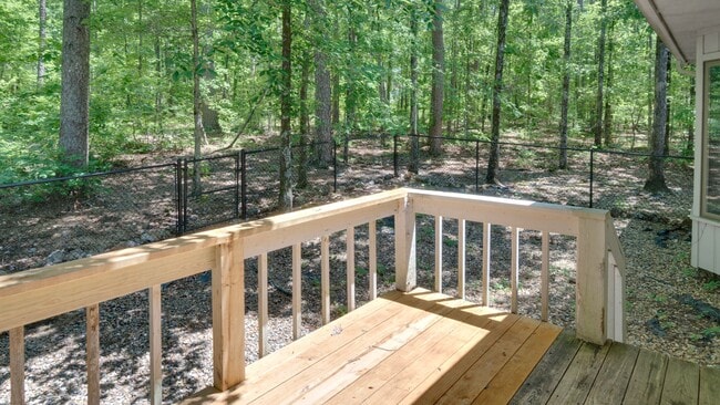 Building Photo - Charming 3 Bedroom, 2 Bathroom home near Lake Coronado! Call 501-922-9997 to set up a showing today!
