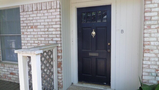 FRONT DOOR - 2700 Austin Ave