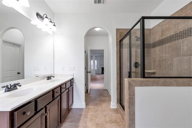 Building Photo - 2635 Azalea Bluff Dr