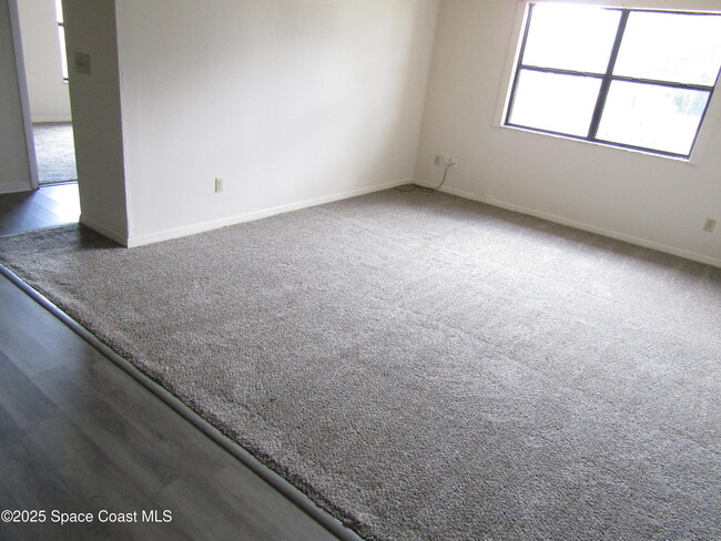 Building Photo - 2110 S Deleon Ave