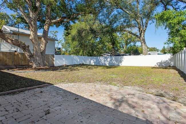 Building Photo - 1308 E Sligh Ave