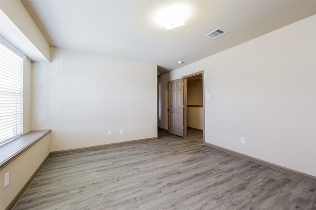 Building Photo - 2451 Peterborough Way