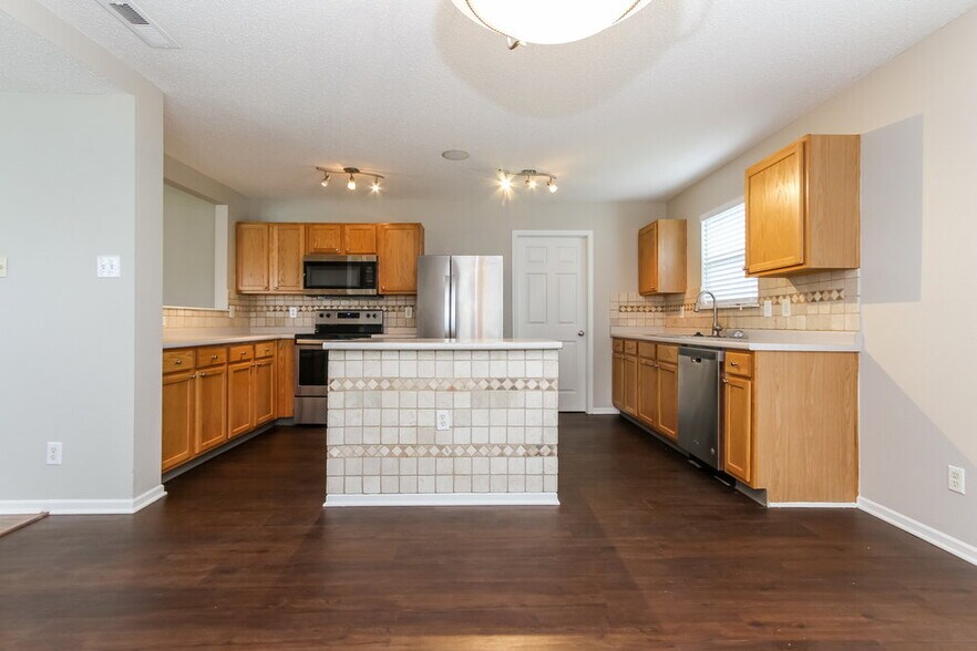 Building Photo - 6906 W Dover Pl