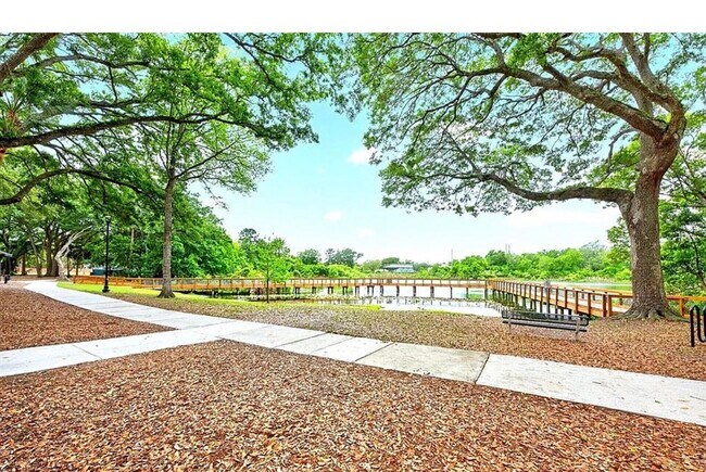 Building Photo - Tuscany Place, a GATED COMMUNITY in  Tuskawilla –  Winter Springs’ most desirable areas!   CALL S...