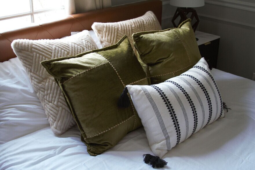 Building Photo - 1645 Burks Branch Rd