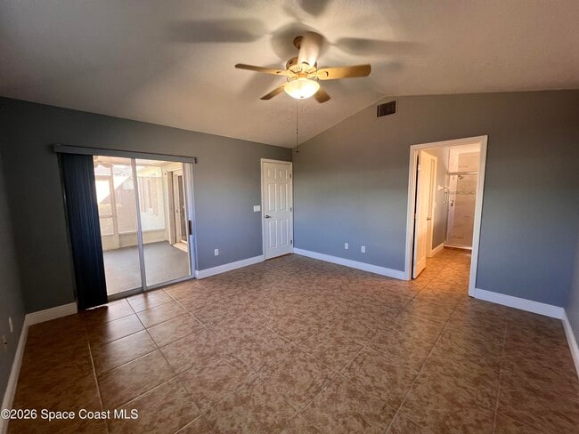 Building Photo - 2565 Ventura Cir