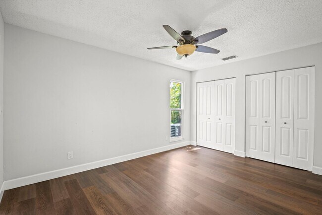 Building Photo - Newly remodeled 2 bedroom, 2 bathroom home...