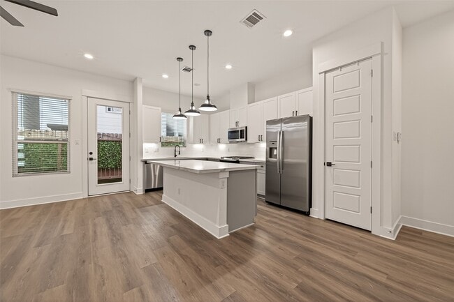 Building Photo - 7707 Johanna Pk Dr