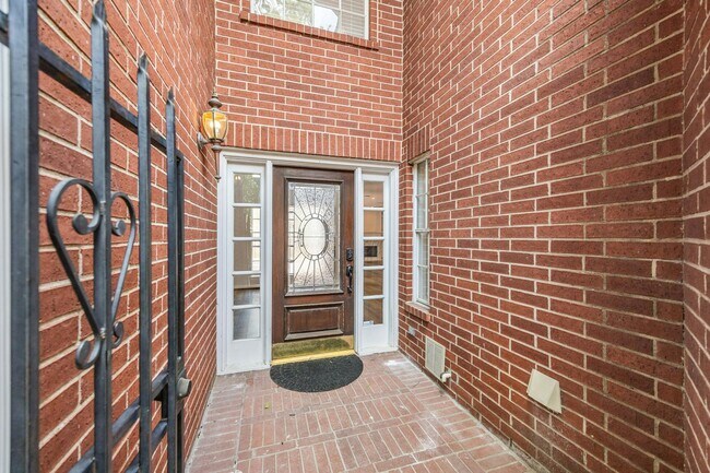 Building Photo - 1723 Gingerleaf Ln