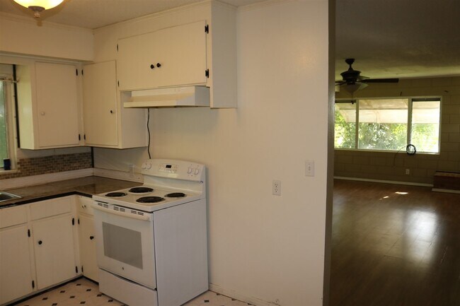 Building Photo - 8845 W Church St