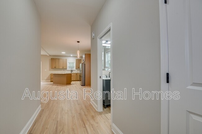 Building Photo - 34 Sherman St