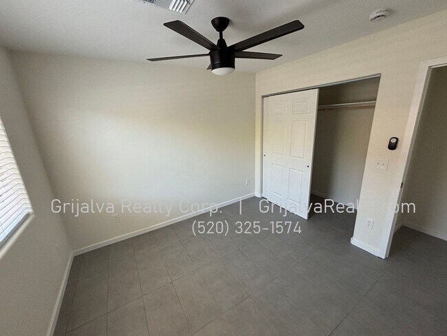 Building Photo - 2926 N Winstel Blvd