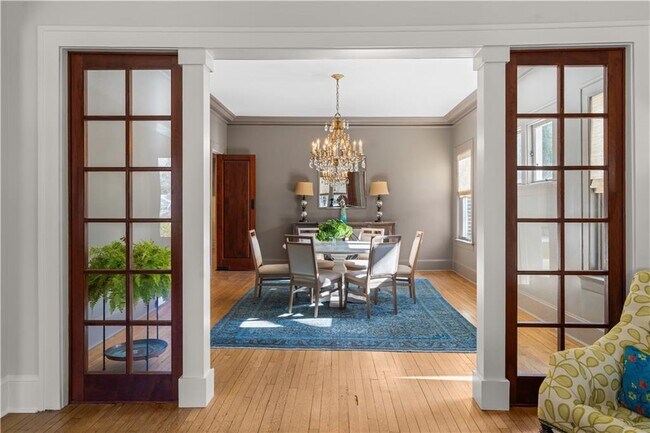 Building Photo - 979 Springdale Rd NE