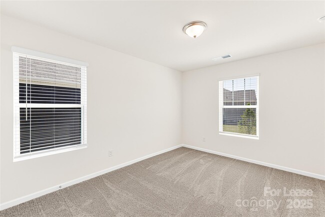 Building Photo - 2871 Yeager Dr NW
