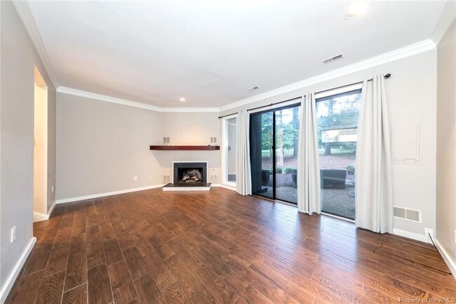 Building Photo - 110 Harrops Glen