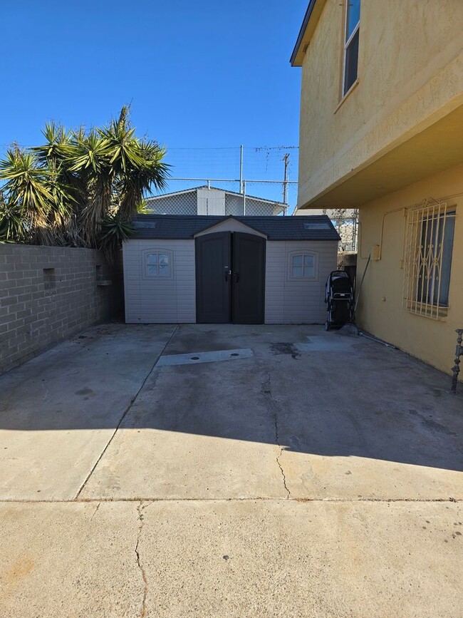 Building Photo - Newly renovated home 2 bedroom, 2 bath