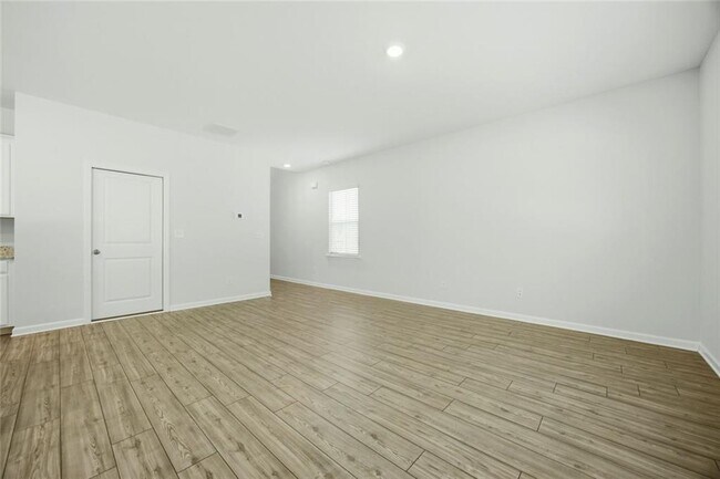 Building Photo - 111 Horned Owl Ave