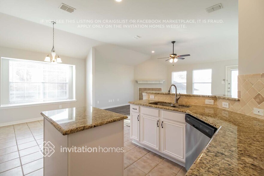 Building Photo - 13425 Austin Stone Dr