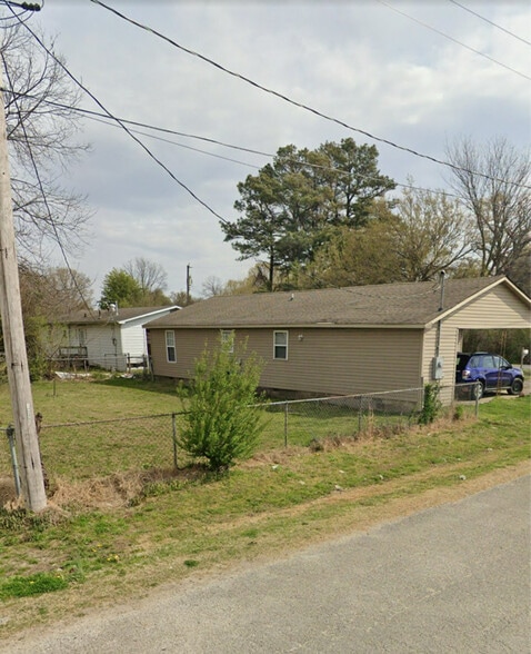 Building Photo - 1306 S 3rd St