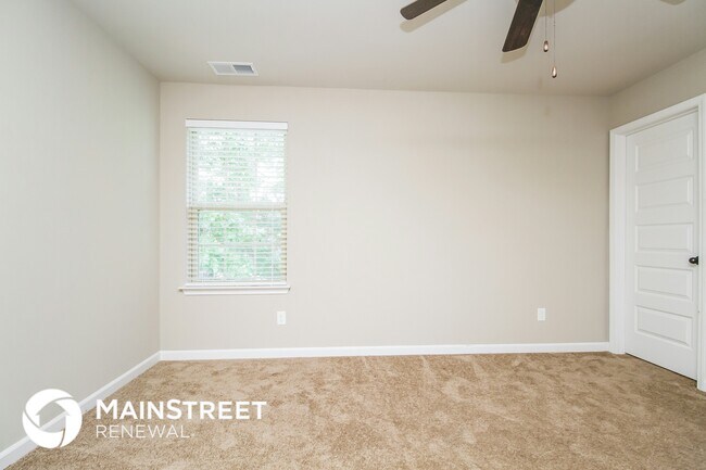 Building Photo - 153 Lyndhurst Dr