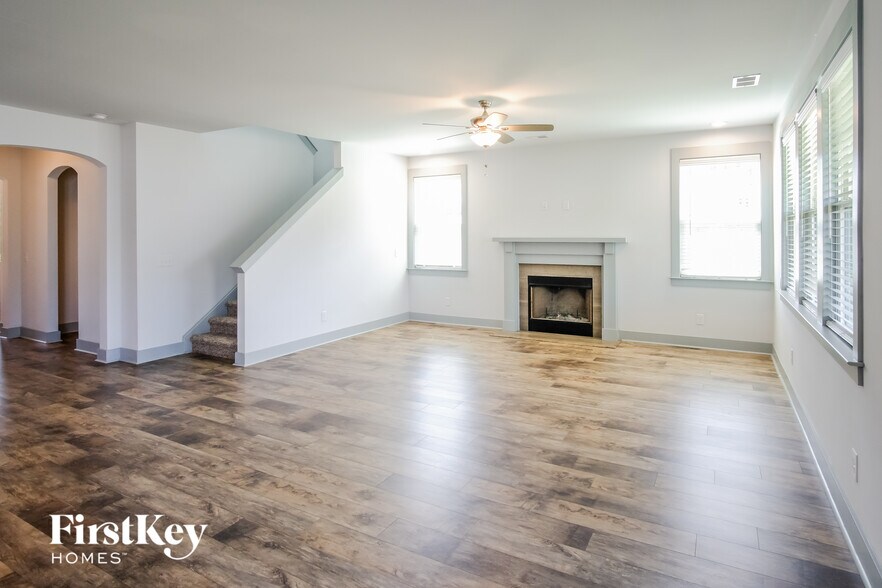 Building Photo - 222 Whirlaway Dr