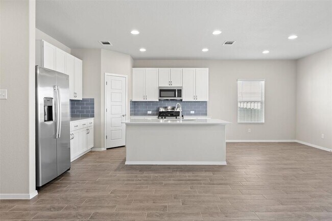 Building Photo - 441 Hortus Dr
